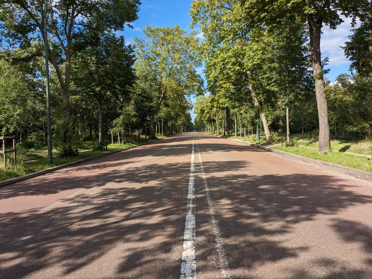 August 13th – Roads going through the Bois de Boulogne are closed to traffic on sundays