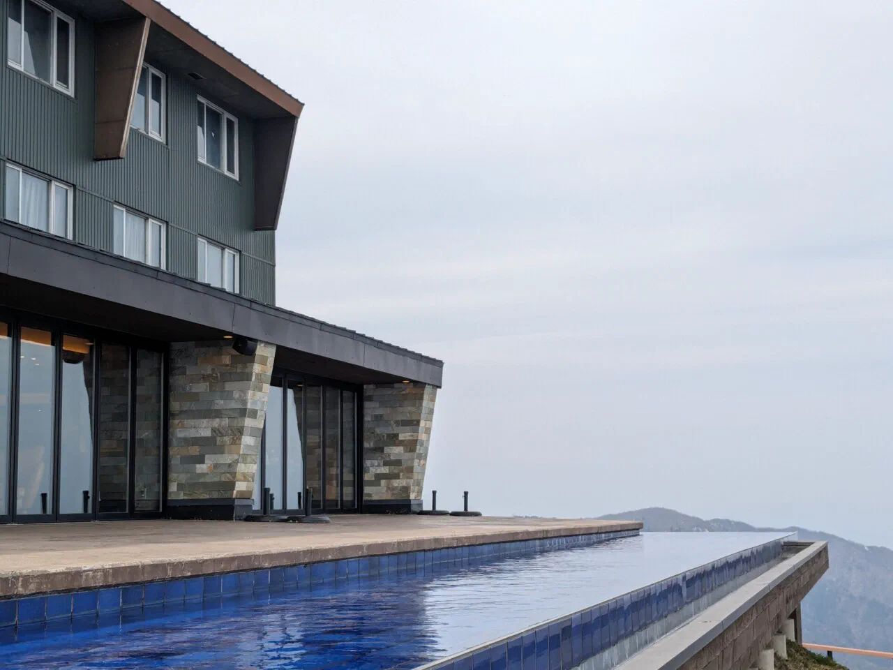 April 15th – The grand terrace of Biwako Valley