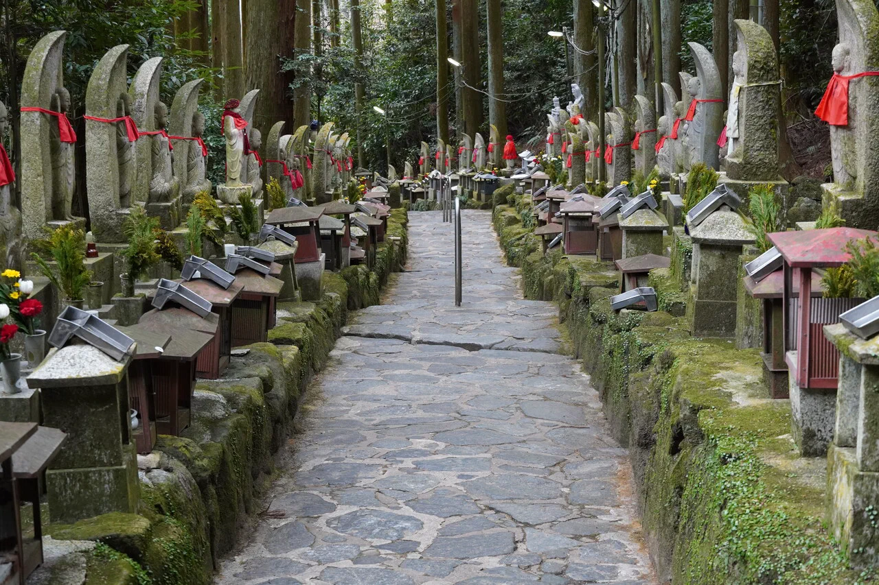 March 30th – At Hozan-ji temple